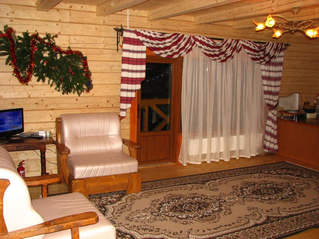 On Dovbush Path Hotel Яремче Стая снимка