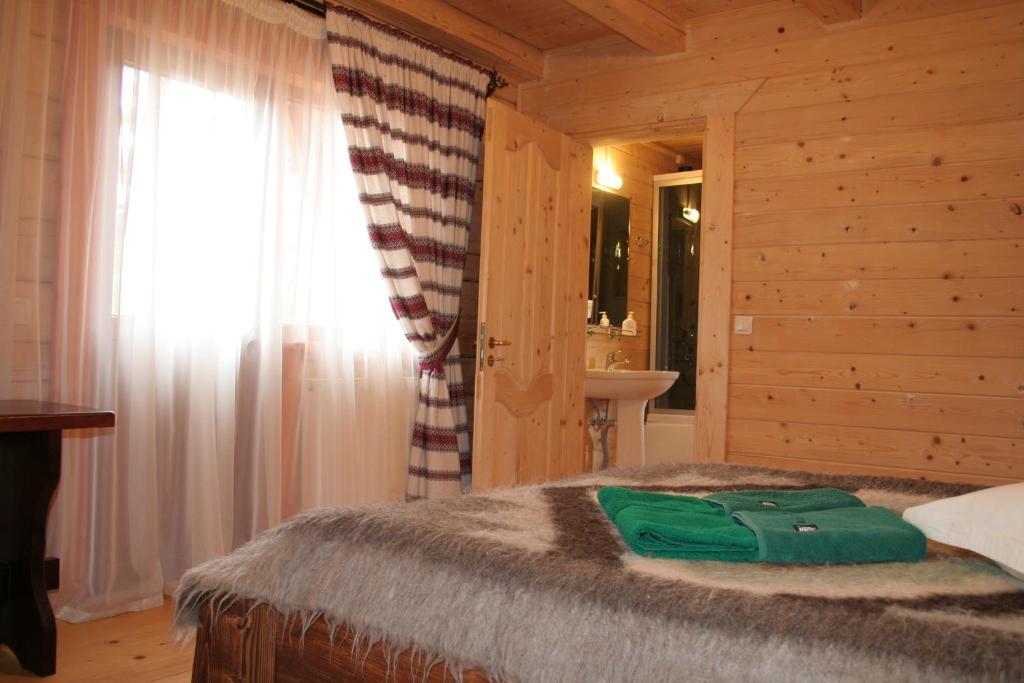 On Dovbush Path Hotel Яремче Стая снимка