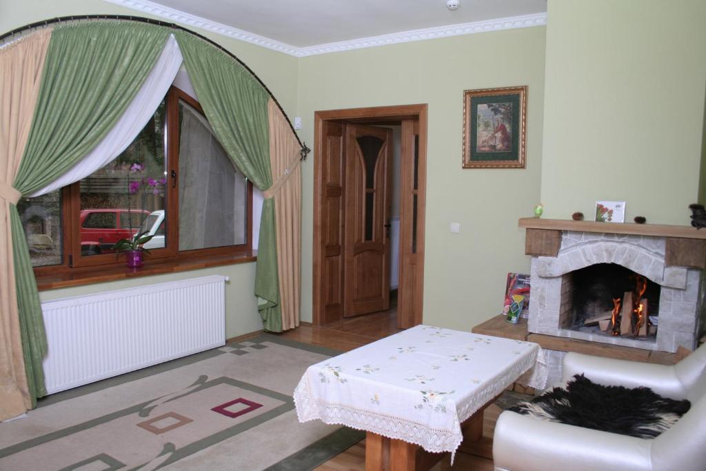 On Dovbush Path Hotel Яремче Екстериор снимка